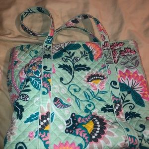 LARGE VERA BRADLEY TOTE *MINT FLOWERS*